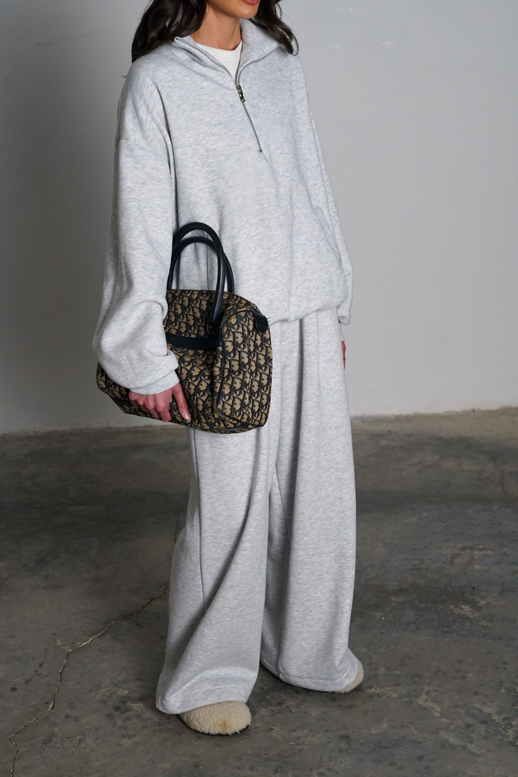 חליפה מריבלה אפור בהיר